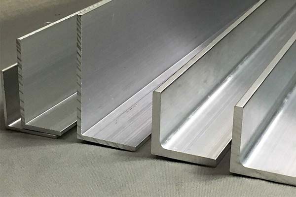 aluminievii neravnopolochnii ugolok картинка продажа